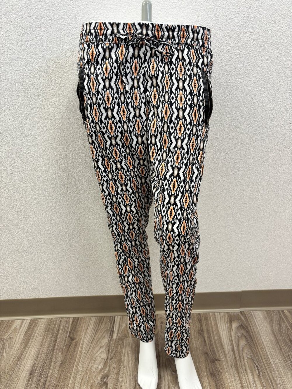 Fashion Web Printed Jogger Pants Medium Elastic Waist Zip Pocket Boho